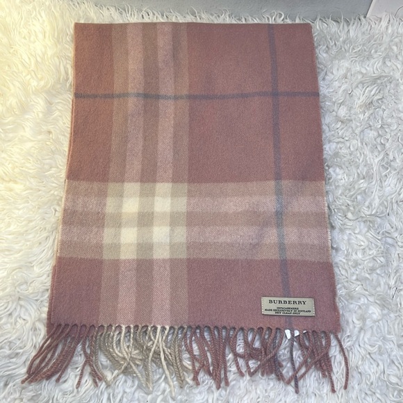 Burberry Vintage Cashmere plaid scarf - Picture 2 of 5